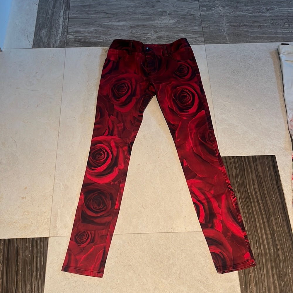 ALICE + OLIVIA ROSE PETAL SKINNY JEANS